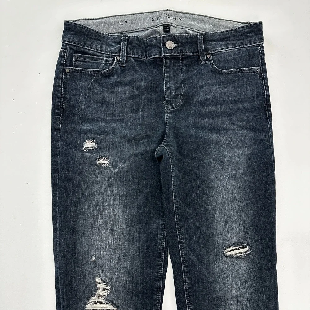 White House Black Market The Skinny Distressed Sequence Women's size 2 Blue jean